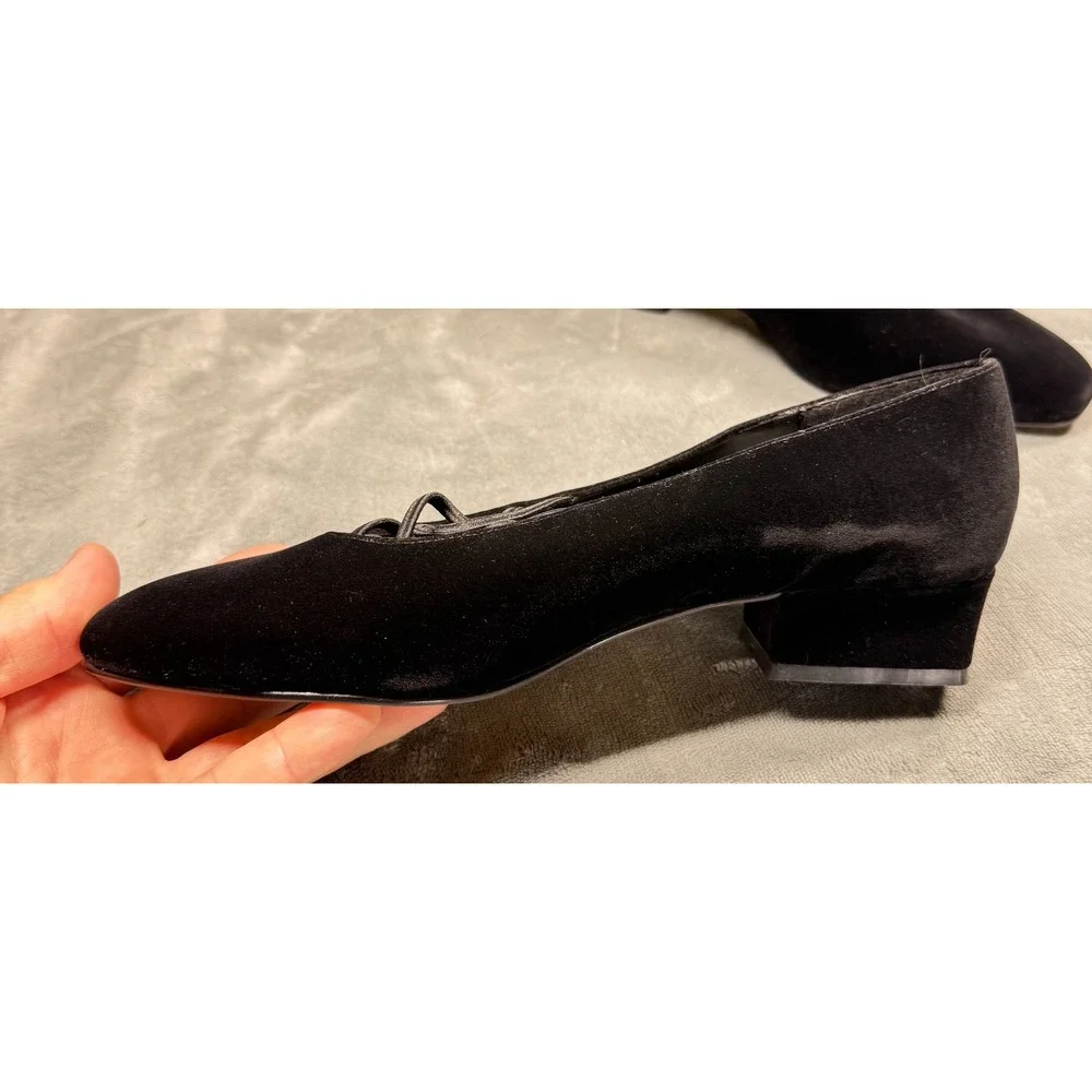Mootsies Tootsies Flats Womens 7M Black Velvet Wedge Strappy Comfort